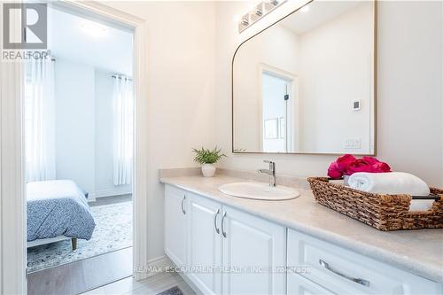 98 Cattail Crescent, Hamilton (Waterdown), ON - Indoor Photo Showing Bathroom