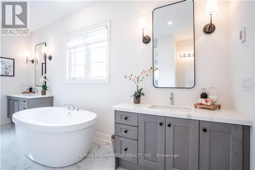 98 Cattail Crescent, Hamilton (Waterdown), ON - Indoor Photo Showing Bathroom