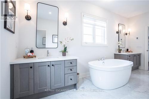 98 Cattail Crescent, Hamilton (Waterdown), ON - Indoor Photo Showing Bathroom