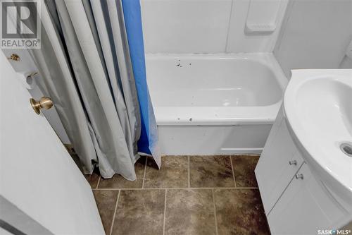 1009 Retallack Street, Regina, SK - Indoor Photo Showing Bathroom