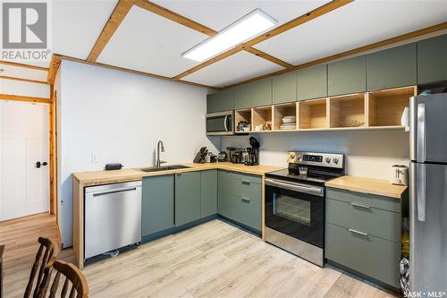 206 Lakeshore Crescent, Echo Bay, SK - Indoor Photo Showing Kitchen