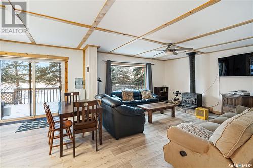 206 Lakeshore Crescent, Echo Bay, SK - Indoor Photo Showing Living Room