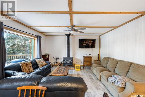 206 Lakeshore Crescent, Echo Bay, SK - Indoor Photo Showing Living Room