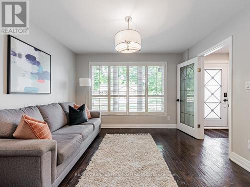 1 Hill Farm Road, King (Nobleton), ON - Indoor Photo Showing Living Room