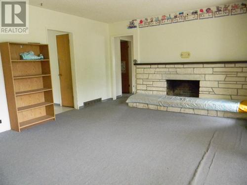 3214 Hargraves Place, Kamloops, BC - Indoor Photo Showing Other Room With Fireplace