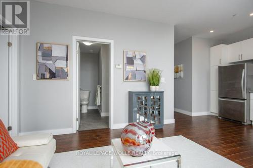 908 - 100 Garment Street, Kitchener, ON - Indoor Photo Showing Living Room