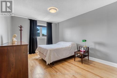 487 Fairview Road W, Mississauga (Fairview), ON - Indoor Photo Showing Bedroom