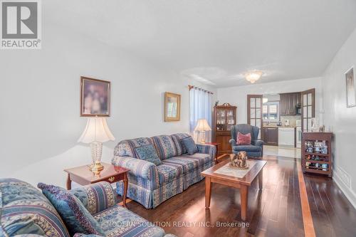 487 Fairview Road W, Mississauga (Fairview), ON - Indoor Photo Showing Living Room