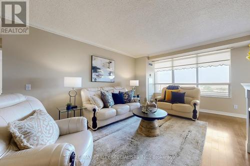 1705 - 35 Kingsbridge Garden Circle, Mississauga (Hurontario), ON - Indoor Photo Showing Living Room