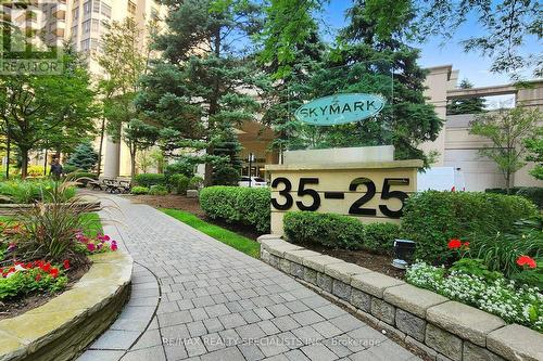 1705 - 35 Kingsbridge Garden Circle, Mississauga (Hurontario), ON - Outdoor