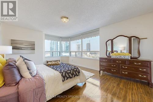 1705 - 35 Kingsbridge Garden Circle, Mississauga (Hurontario), ON - Indoor Photo Showing Bedroom