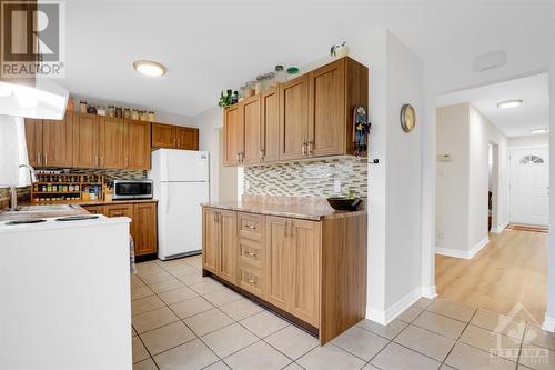 2111 Montreal Road Unit#191, Ottawa, ON - Indoor Photo Showing Kitchen