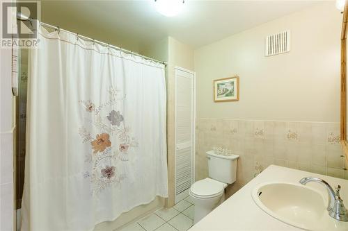 1153 Murphy Road, Sarnia, ON - Indoor Photo Showing Bathroom