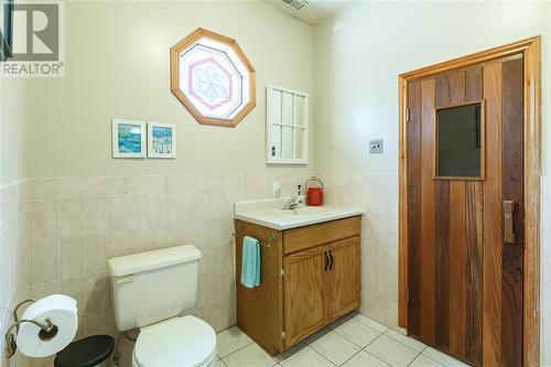 1153 Murphy Road, Sarnia, ON - Indoor Photo Showing Bathroom