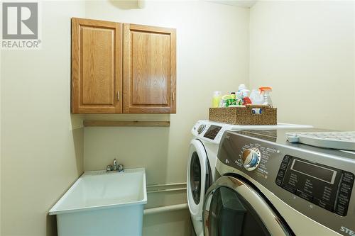 1153 Murphy Road, Sarnia, ON - Indoor Photo Showing Laundry Room