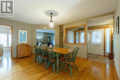 1153 Murphy Road, Sarnia, ON - Indoor Photo Showing Dining Room