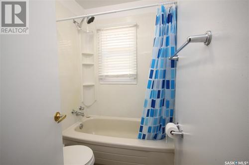 1036 Queen Street, Regina, SK - Indoor Photo Showing Bathroom