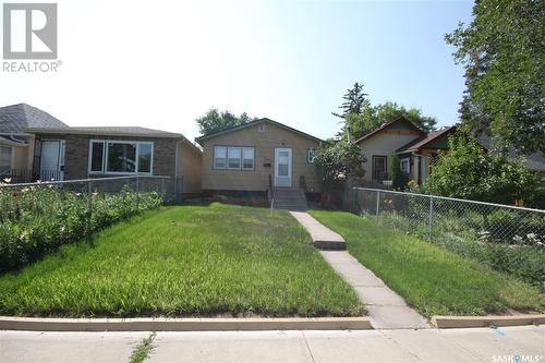 1036 Queen Street, Regina, SK - Outdoor With Facade