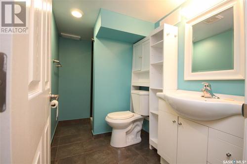 1036 Queen Street, Regina, SK - Indoor Photo Showing Bathroom