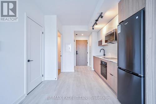 1611 - 5 Defries Street, Toronto (Regent Park), ON - Indoor Photo Showing Kitchen