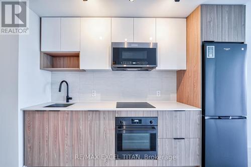 1611 - 5 Defries Street, Toronto (Regent Park), ON - Indoor Photo Showing Kitchen