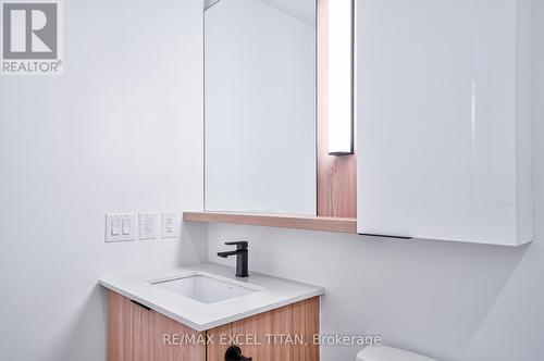 1611 - 5 Defries Street, Toronto (Regent Park), ON - Indoor Photo Showing Bathroom