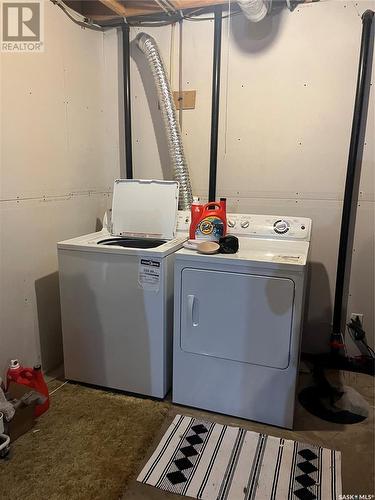 11 73 Cameron Way, Yorkton, SK - Indoor Photo Showing Laundry Room