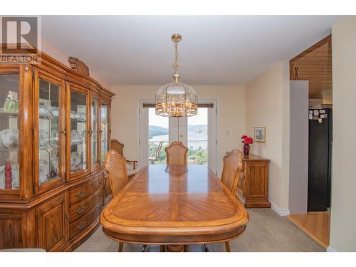 8816 Michael Drive, Coldstream, BC - Indoor Photo Showing Dining Room