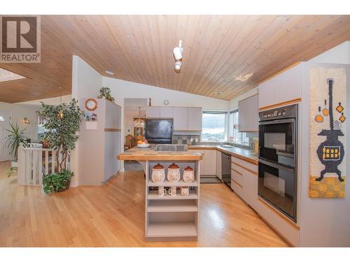 8816 Michael Drive, Coldstream, BC - Indoor Photo Showing Kitchen