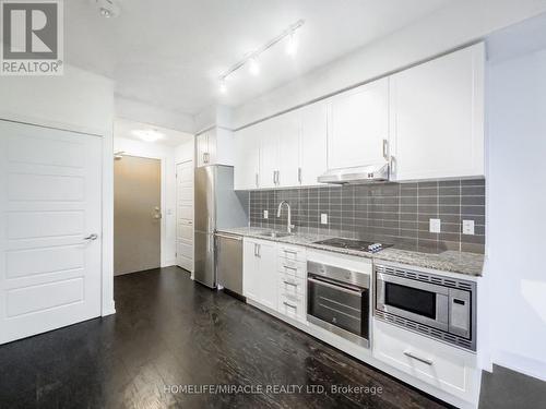 121 - 7 Kenaston Gardens, Toronto (Bayview Village), ON - Indoor Photo Showing Kitchen With Upgraded Kitchen