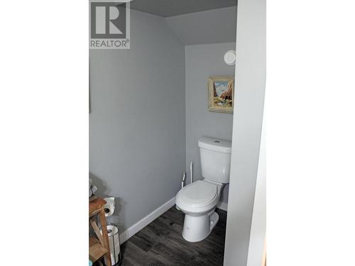 3288 Holbrook Road, Kamloops, BC - Indoor Photo Showing Bathroom