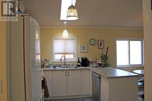 3288 Holbrook Road, Kamloops, BC - Indoor Photo Showing Kitchen With Double Sink