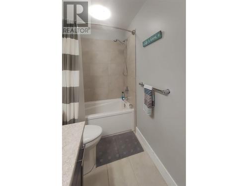 1745 K.L.O. Road, Kelowna, BC - Indoor Photo Showing Bathroom