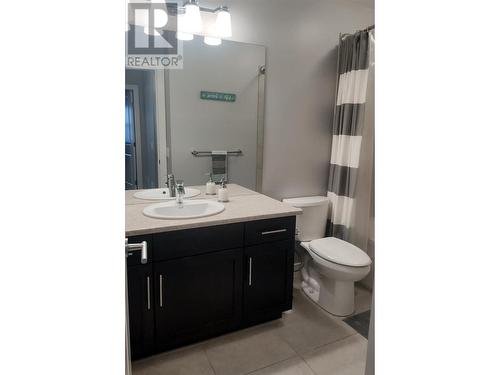 1745 K.L.O. Road, Kelowna, BC - Indoor Photo Showing Bathroom