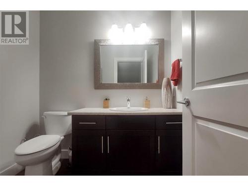 1745 K.L.O. Road, Kelowna, BC - Indoor Photo Showing Bathroom