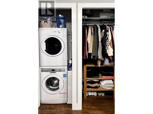 1745 K.L.O. Road, Kelowna, BC - Indoor Photo Showing Laundry Room