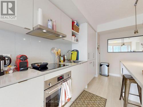 2505 - 88 Harbour Street, Toronto (Waterfront Communities), ON - Indoor Photo Showing Kitchen