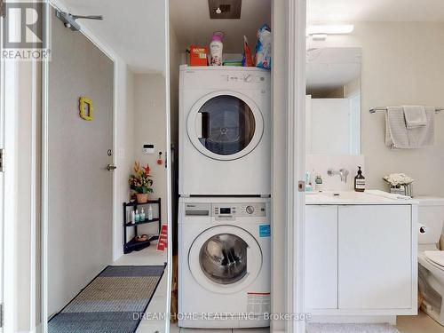 2505 - 88 Harbour Street, Toronto (Waterfront Communities), ON - Indoor Photo Showing Laundry Room