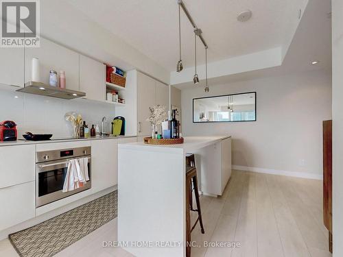 2505 - 88 Harbour Street, Toronto (Waterfront Communities), ON - Indoor Photo Showing Kitchen