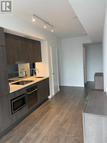 1405 - 215 Queen Street W, Toronto (Waterfront Communities), ON - Indoor Photo Showing Kitchen