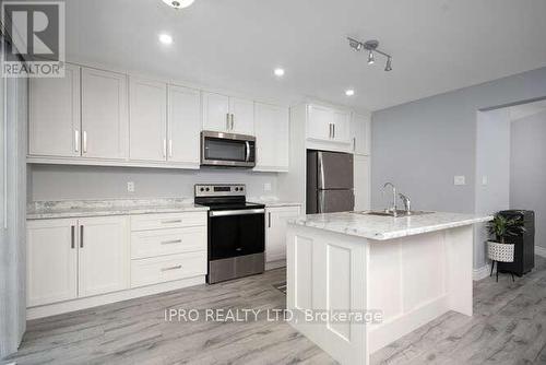 19 - 61 Vienna Road, Tillsonburg, ON - Indoor Photo Showing Kitchen