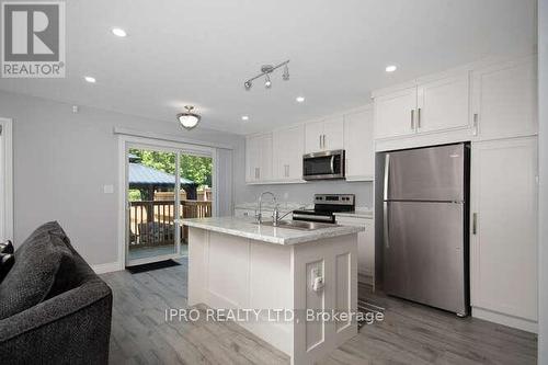 19 - 61 Vienna Road, Tillsonburg, ON - Indoor Photo Showing Kitchen