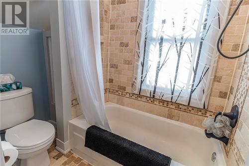 343 Irving Street, Pembroke, ON - Indoor Photo Showing Bathroom