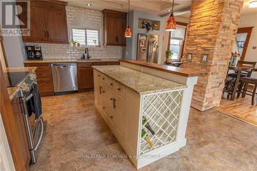 343 Irving Street, Pembroke, ON - Indoor Photo Showing Kitchen With Stainless Steel Kitchen