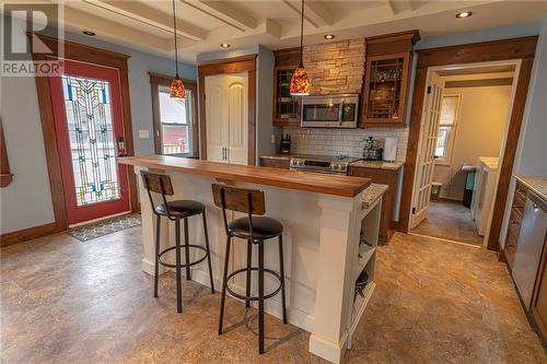 343 Irving Street, Pembroke, ON - Indoor Photo Showing Kitchen