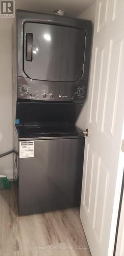 33 Major Crescent, Aurora, ON - Indoor Photo Showing Laundry Room