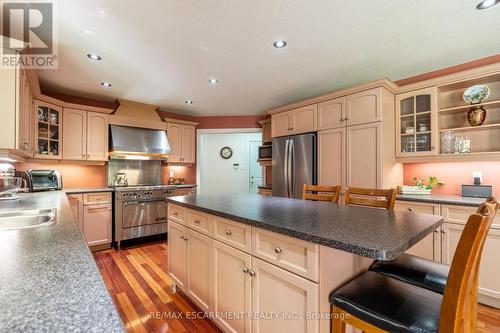 86 Ridge Road E, Grimsby, ON - Indoor Photo Showing Kitchen With Double Sink