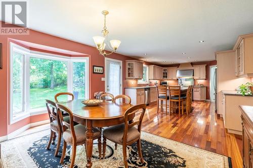 86 Ridge Road E, Grimsby, ON - Indoor Photo Showing Dining Room