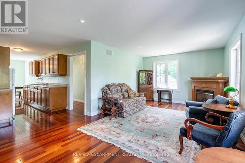 86 Ridge Road E, Grimsby, ON - Indoor Photo Showing Living Room With Fireplace