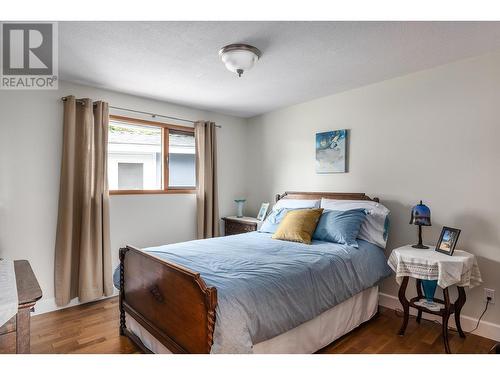 989 Monashee Place, Kelowna, BC - Indoor Photo Showing Bedroom